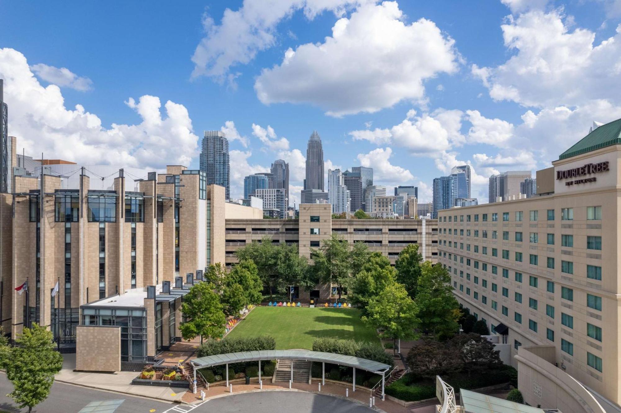 Doubletree By Hilton Charlotte Uptown Exterior foto