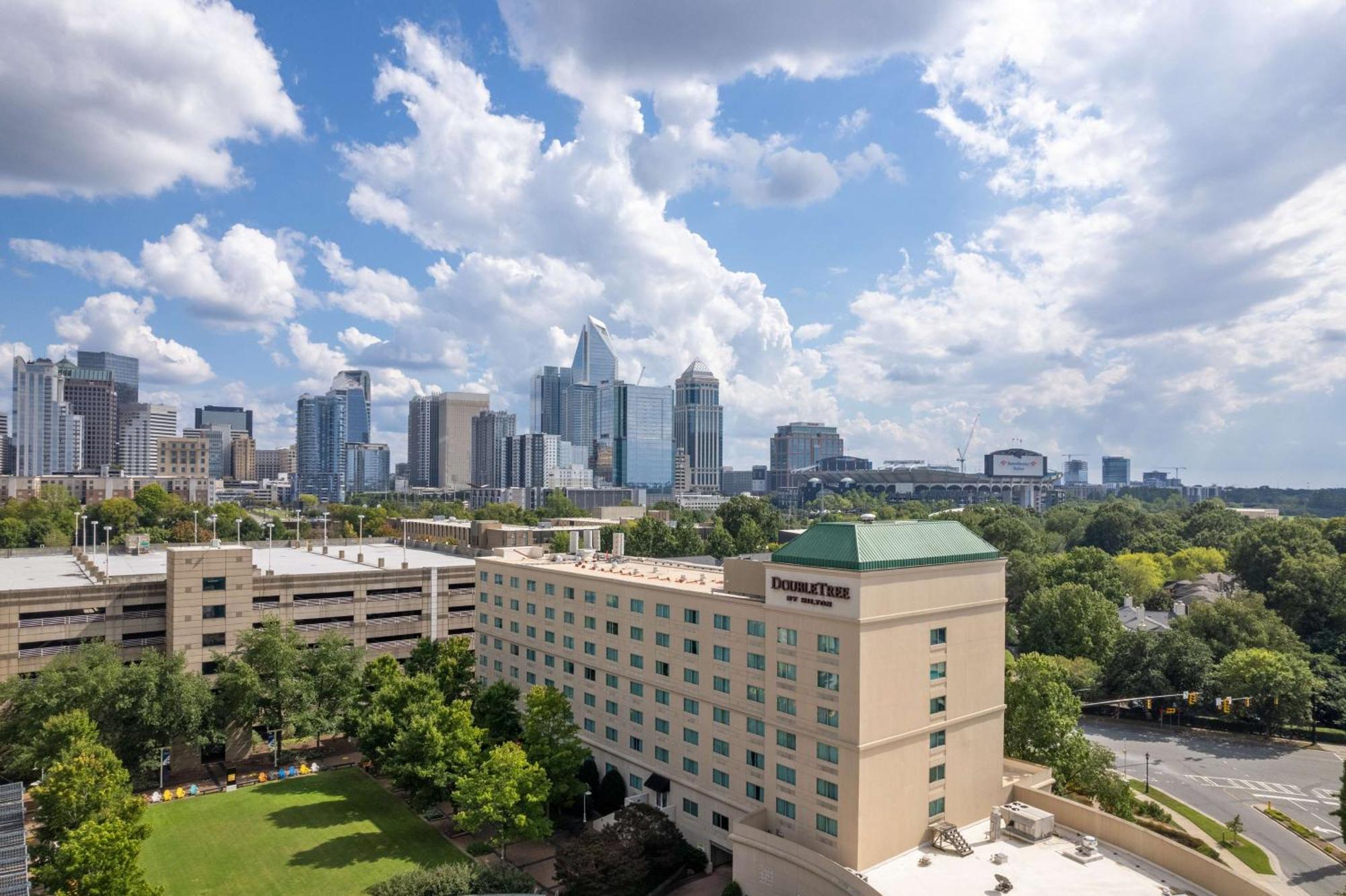 Doubletree By Hilton Charlotte Uptown Exterior foto